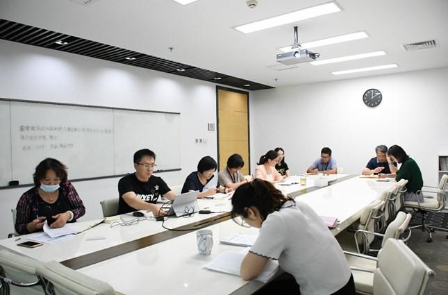公司党委机关第一党支部组织开展新时代党的组织路线学习和强化政治机关意识专题学习